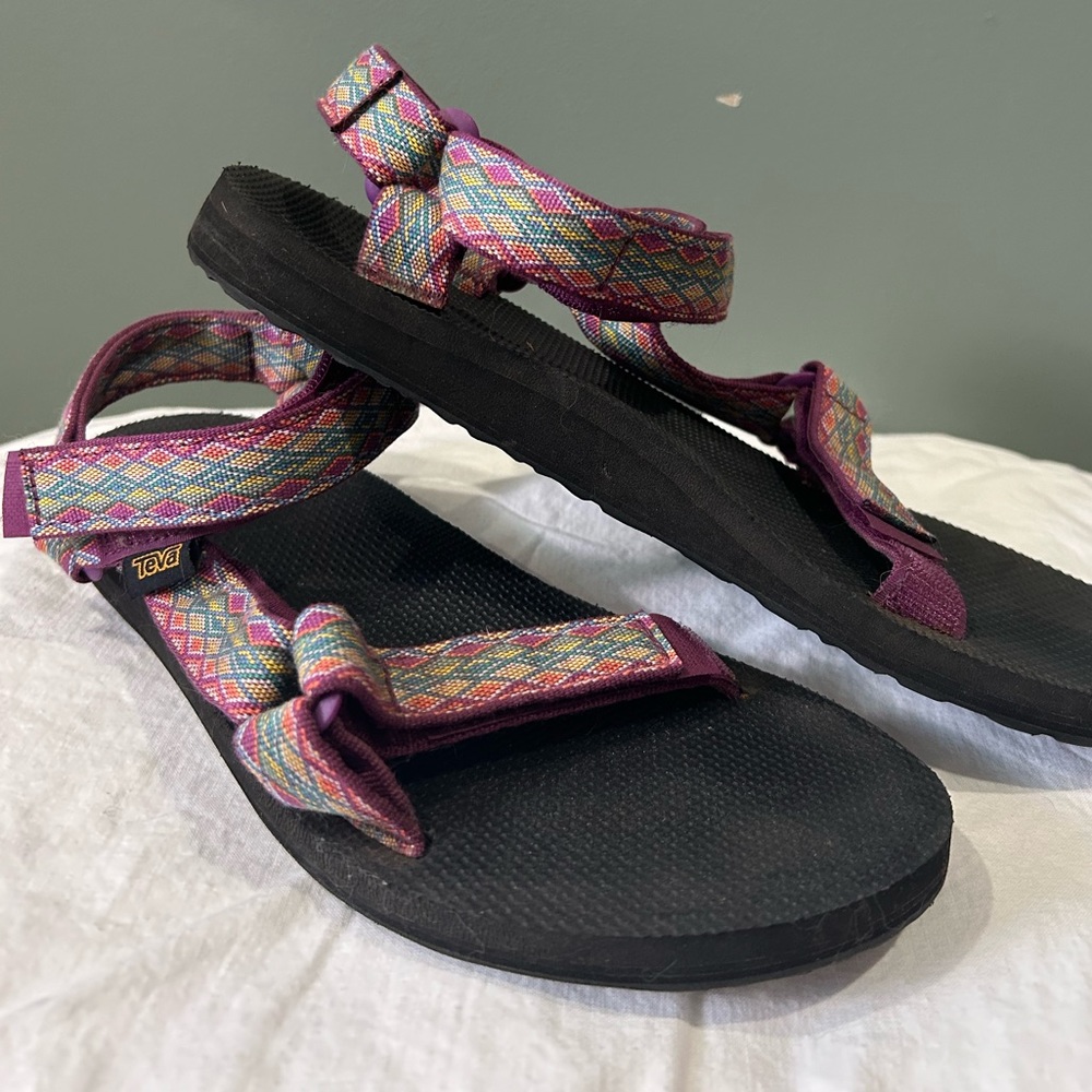 Teva sandals size 10